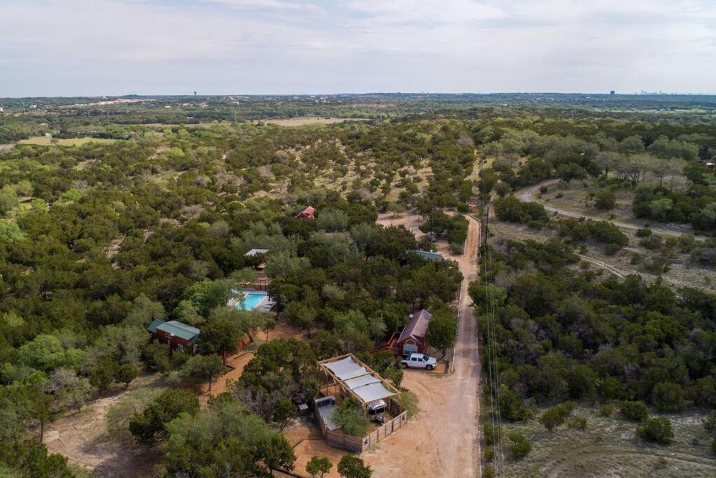 Fox Tiny Home - The Cabins At Rim Rock Austin Extérieur photo