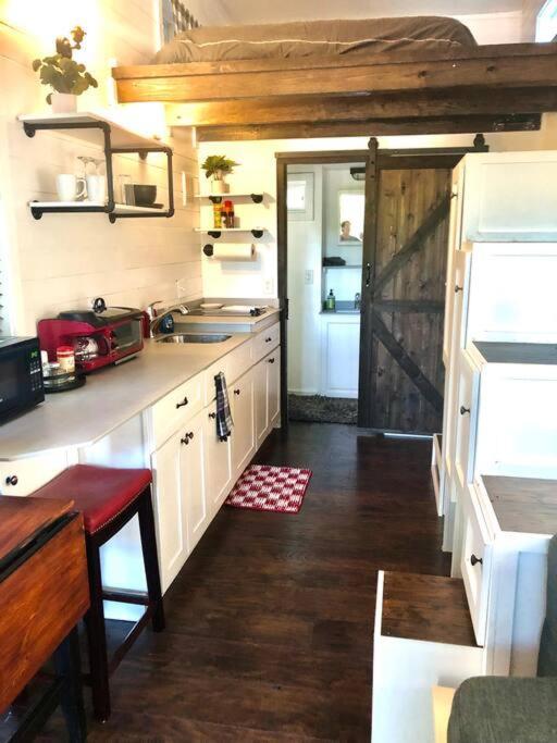 Fox Tiny Home - The Cabins At Rim Rock Austin Extérieur photo