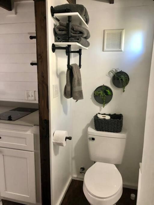 Fox Tiny Home - The Cabins At Rim Rock Austin Extérieur photo